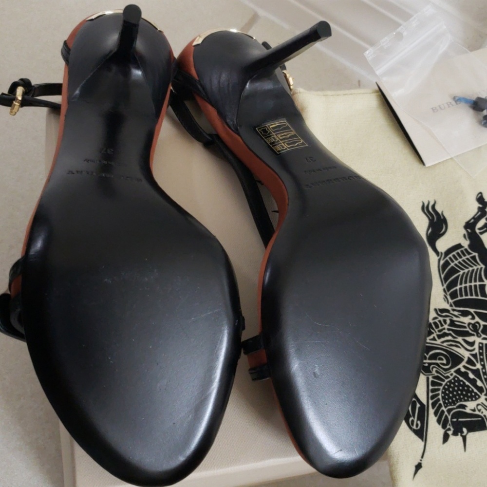 Sandals - Picture 7 of 8